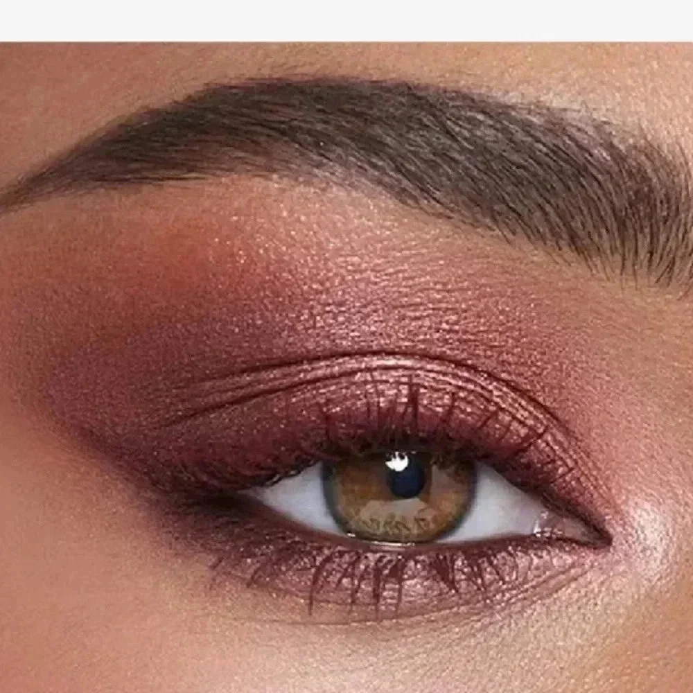 Charlotte Tilbury Burgundy Eyeshadow - Picture 1 of 3